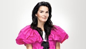 Angie Harmon Net Worth